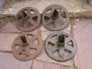 (GRN) 4 Vintage Cast Iron Bases 20...