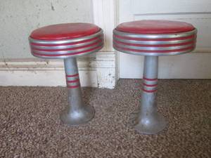 (DLR) 2 Vintage Swivel Diner  Sod...