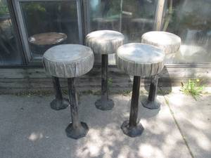 (LRM) 5 Vintage Swivel Counter Stoo...