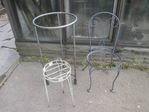 (GRN) Metal Frame Chair, Plant Stan...