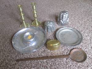 (DLR) Assorted Vintage Metal Decor...