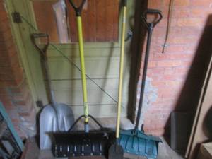(P) 3 Shovels And A Scraper...