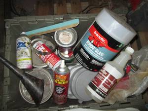 lot 82 image: Assortment of paints and automotive chemicals and supplies in a clamshell closing tote