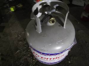 lot 85 image: Spare 20lb propane cylinder...