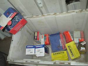 lot 104 image: ClaClamshell closing tote with screws and other fasteners and supplies