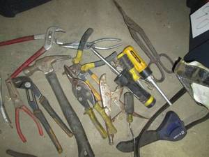 lot 136 image: Assortment of pliers, snips and other hand tools