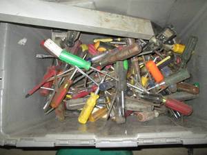 lot 138 image: Clamshell closing tote with unseemingly endless supply of assorted screwdrivers and nut drivers