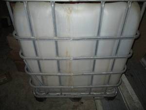 lot 146 image: Heavy Duty pallet size open top bulk holding tank