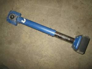 lot 176 image: Adjustable Grain cutter Carpeting knee kicker