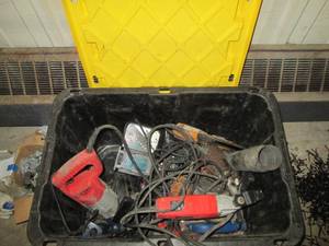 lot 178 image: Milwaukee heav6 duty 13mm drill, tool shop angle grinder, pneumatic tools and more