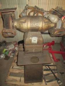 lot 181 image: Heavy duty Sioux ball bearing grinder with pedestal base