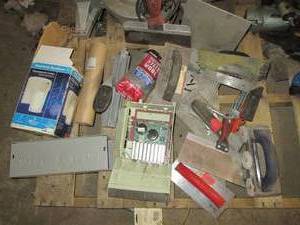 lot 191 image: Masonry, drywall and flooring tools