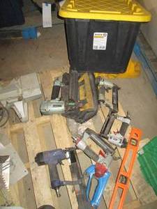 lot 193 image: Pneumatic Brad, framing and finishing nailer with tote
