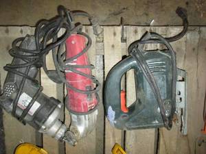 lot 209 image: Jigsaw, angle grinder and electric drill