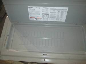 lot 228 image: Siemens Indoor load centerbreaker box