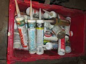 lot 238 image: Tote of assorted caulking