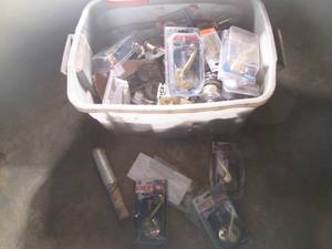 lot 260 image: Tote of assorted mostly new door knobs and levers