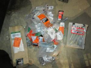 lot 261 image: High value lot of concrete screws, carriage bolts, lag screws, nuts, washers and other hardware supplies