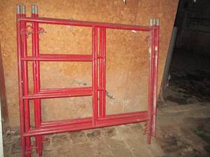 lot 11 image: (4) A-1 Plank and scaffolding sections