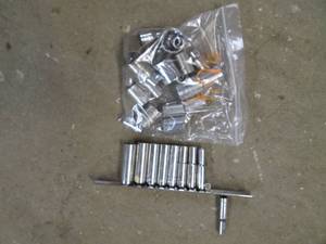 lot 30 image: 10pc SAE & 10pc Metric 38in Shallow socket sets plus 14in deep well socket set in rail clip