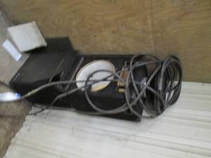 lot 48 image: Heavy duty air hose plus stereo speaker boxes