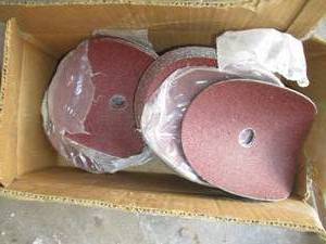 lot 161 image: Box of 7in Norton Sanding discs