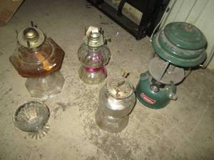 lot 164 image: Vintage glass lamps and dessert dish plus Coleman lantern (minus glass casing)