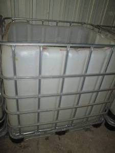 lot 274 image: Heavy Duty pallet size open top bulk holding tank