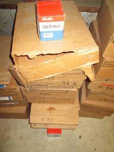 lot 301 image: 8-Open case lot of Atlas Oil Filters M-51