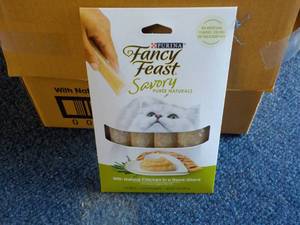 30 x 4 packs Natural Chicken in a Demi Glaze Purina Fancy Feast Savory Cat Treats retail $3 each