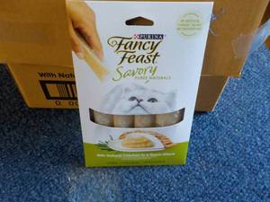 30 x 4 packs Natural Chicken in a Demi Glaze Purina Fancy Feast Savory Cat Treats retail $3 each