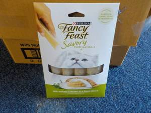 30 x 4 packs Natural Chicken in a Demi Glaze Purina Fancy Feast Savory Cat Treats retail $3 each