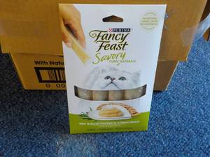 30 x 4 packs Natural Chicken in a Demi Glaze Purina Fancy Feast Savory Cat Treats retail $3 each
