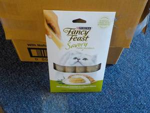 30 x 4 packs Natural Chicken in a Demi Glaze Purina Fancy Feast Savory Cat Treats retail $3 each