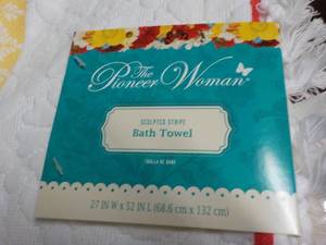 6 The Pioneer Women Sculpted Velour STRP Coral Bath Towels 27 x 52