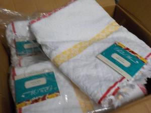 6 The Pioneer Women Sculpted Velour STRP Coral Bath Towels 27 x 52