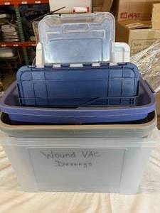 lot 43 image: Lot Of 5 Storage Totes With Lids