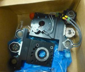 lot 21 image: 4 ATI Quick change modules, 2 matching sets of Tool and Master sides, one new and one used