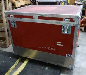 lot 12 image: Red Roadie Box 31x43x36 with wheels