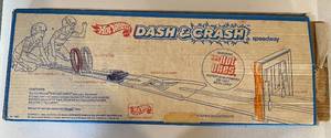 lot 6 image: Hotwheels Dash Crash Speedway Vintage Toy Track With Box 1982 No. 5563