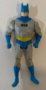 lot 46 image: Batman Super Powers 1984 Kenner Vintage Toy Figurine