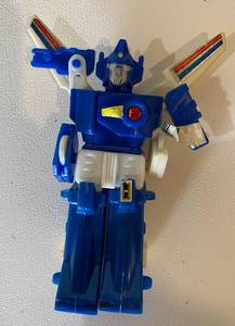 lot 35 image: Combat Mecha Xanungle Ironcar Transformer Vintage Toy Figurine