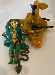 lot 61 image: GI Joe Serpenton with chariot and accessories 1986 Vintage Toy