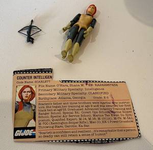 lot 60 image: GI Joe Scarlett with crossbow and filecard 1982 Vintage Toy