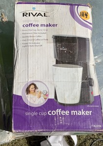 lot 1038 image: Rival single cup coffee maker