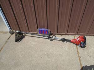 Home Lite 2 cycle weed trimmer. Used condition. Tested & works. As shown.