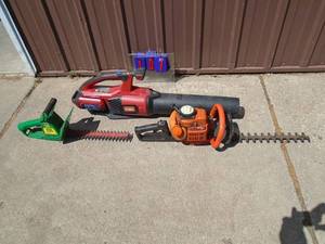 Qty of 3 tools. Toro 60 volt blower with battery no charger & 2 hedge trimmers. As shown.