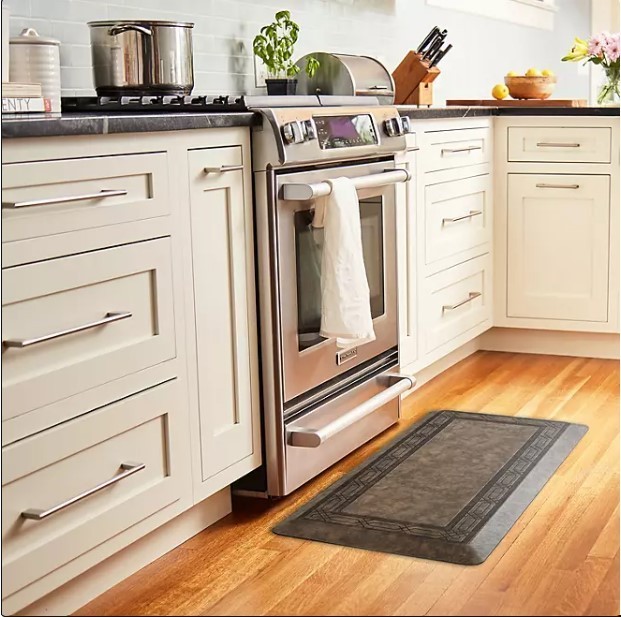 lot 133 image: NEW Members Mark Comfort Pro Anti-Fatigue Kitchen Mat, 20 x 39 - Classic Border Espresso