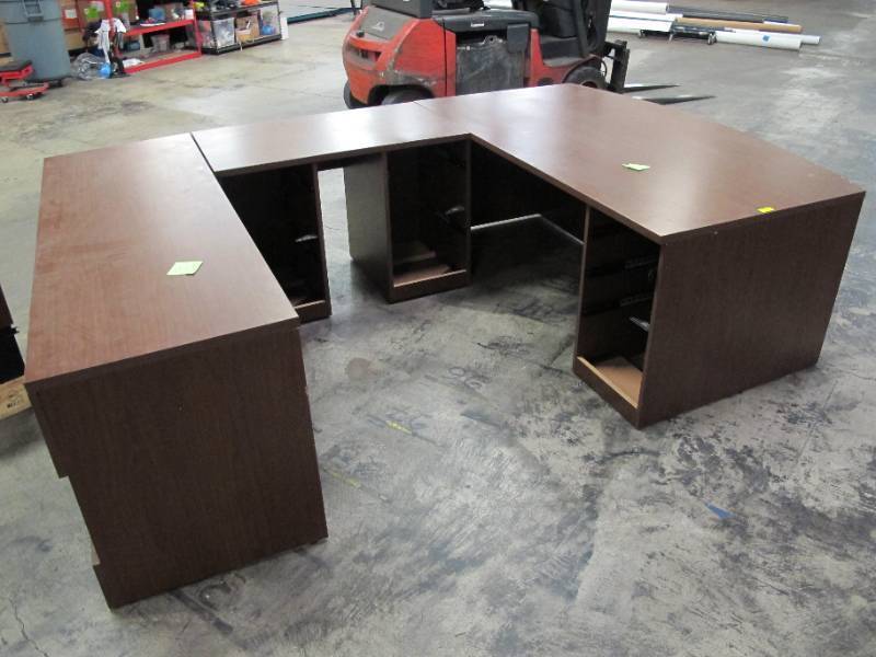 lot 102 image: Large 3 Sided Executive Desk with Tons of Storage and Drawers - Dark Wood