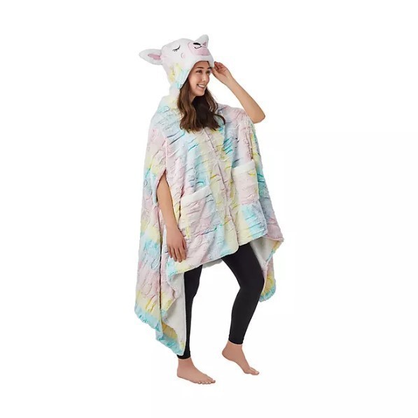 lot 340 image: NEW Members Mark-Cozy Critter Wrap, 43 x 81 - Llama